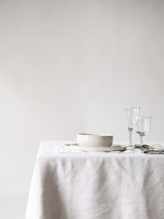 Tablecloth linen 175x175 - bleached white